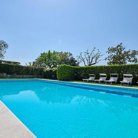 Front Lake Studio With Loft Bed And Pool บาร์โดลิโน ภายนอก รูปภาพ