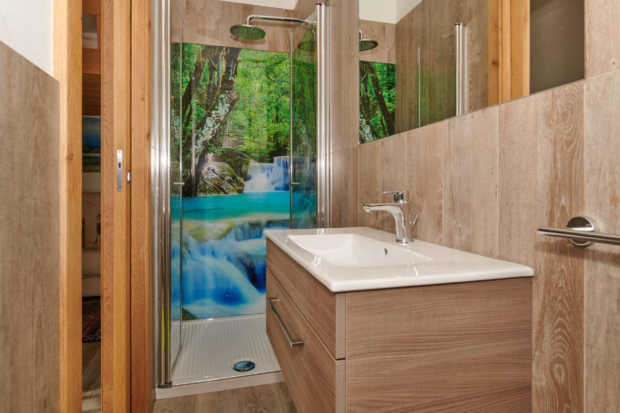 Front Lake Studio With Loft Bed And Pool บาร์โดลิโน ภายนอก รูปภาพ