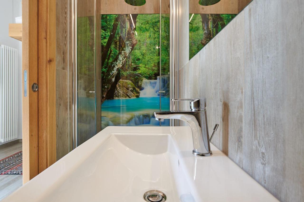 Front Lake Studio With Loft Bed And Pool บาร์โดลิโน ภายนอก รูปภาพ